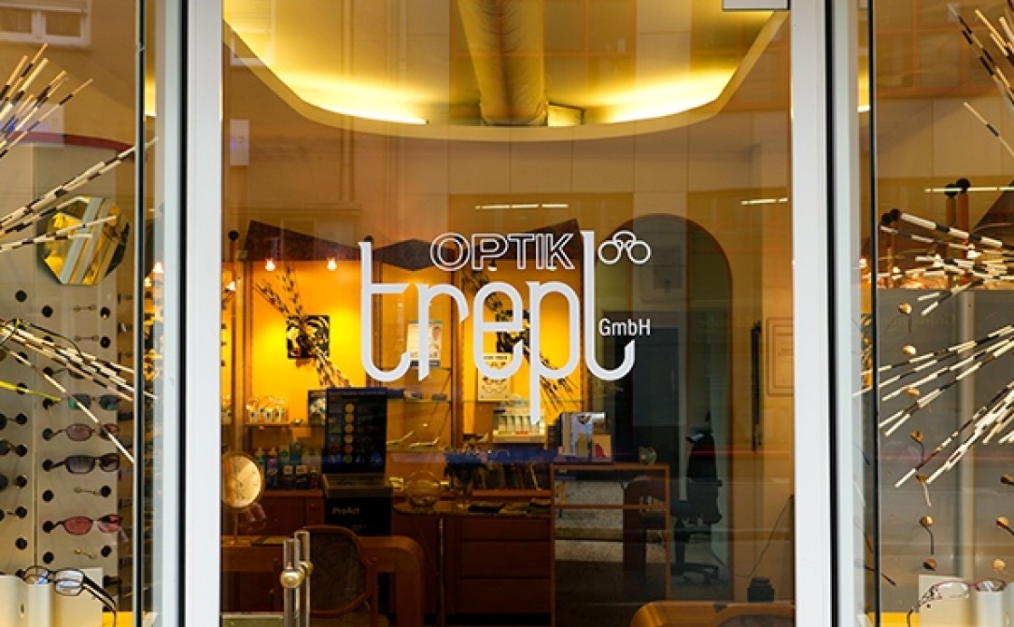 Eingang Optik Trepl in Augsburg